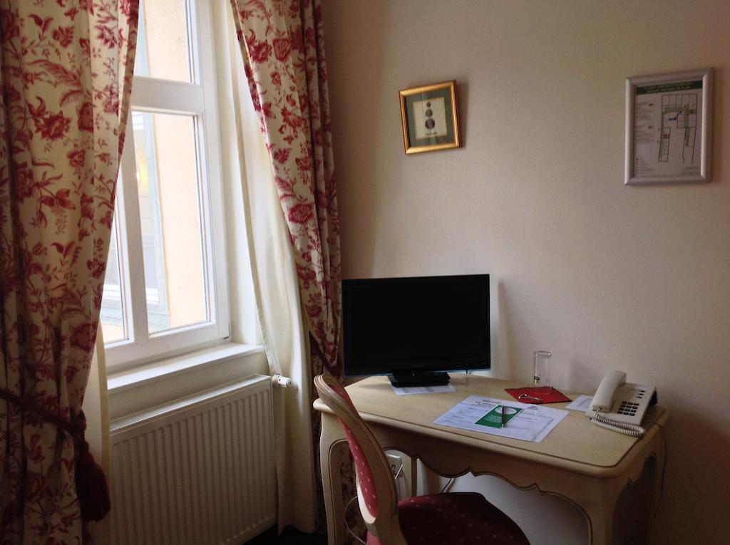 Hotel Adler Rudolstadt Room photo